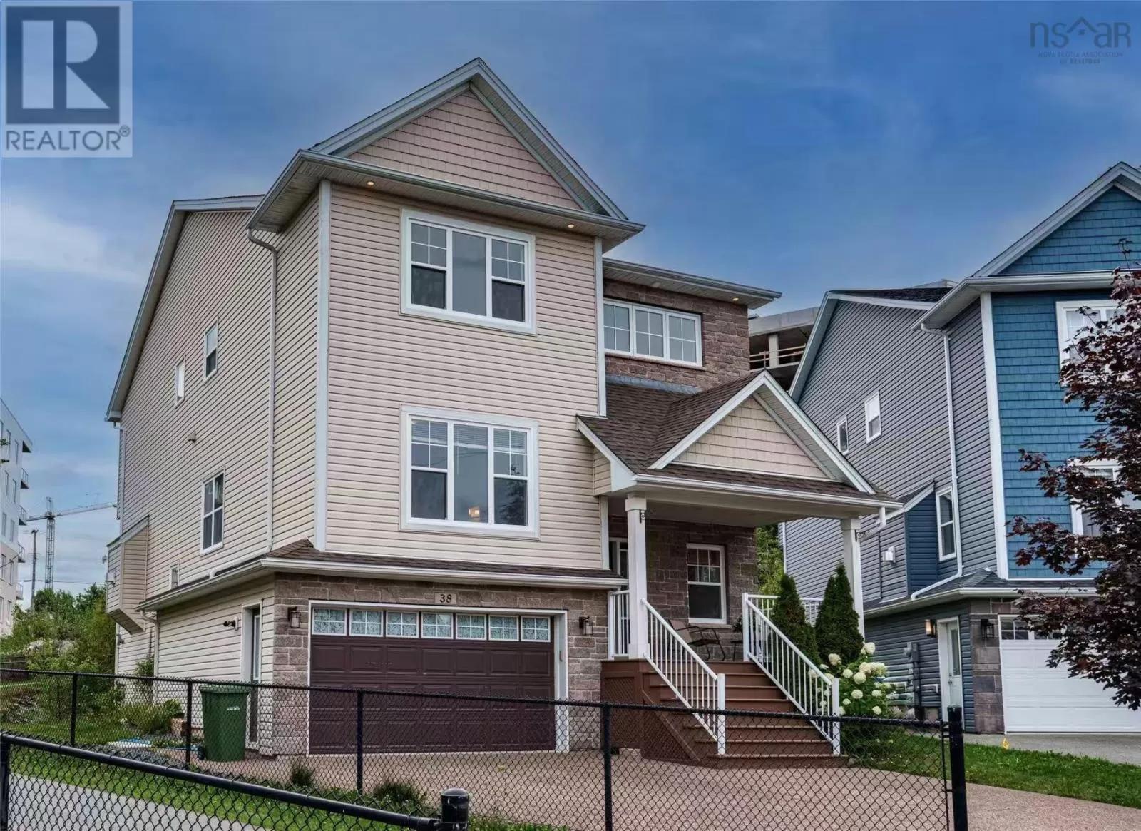 House for rent: 38 Lowther Lane, Bedford, Nova Scotia B4B 0L6