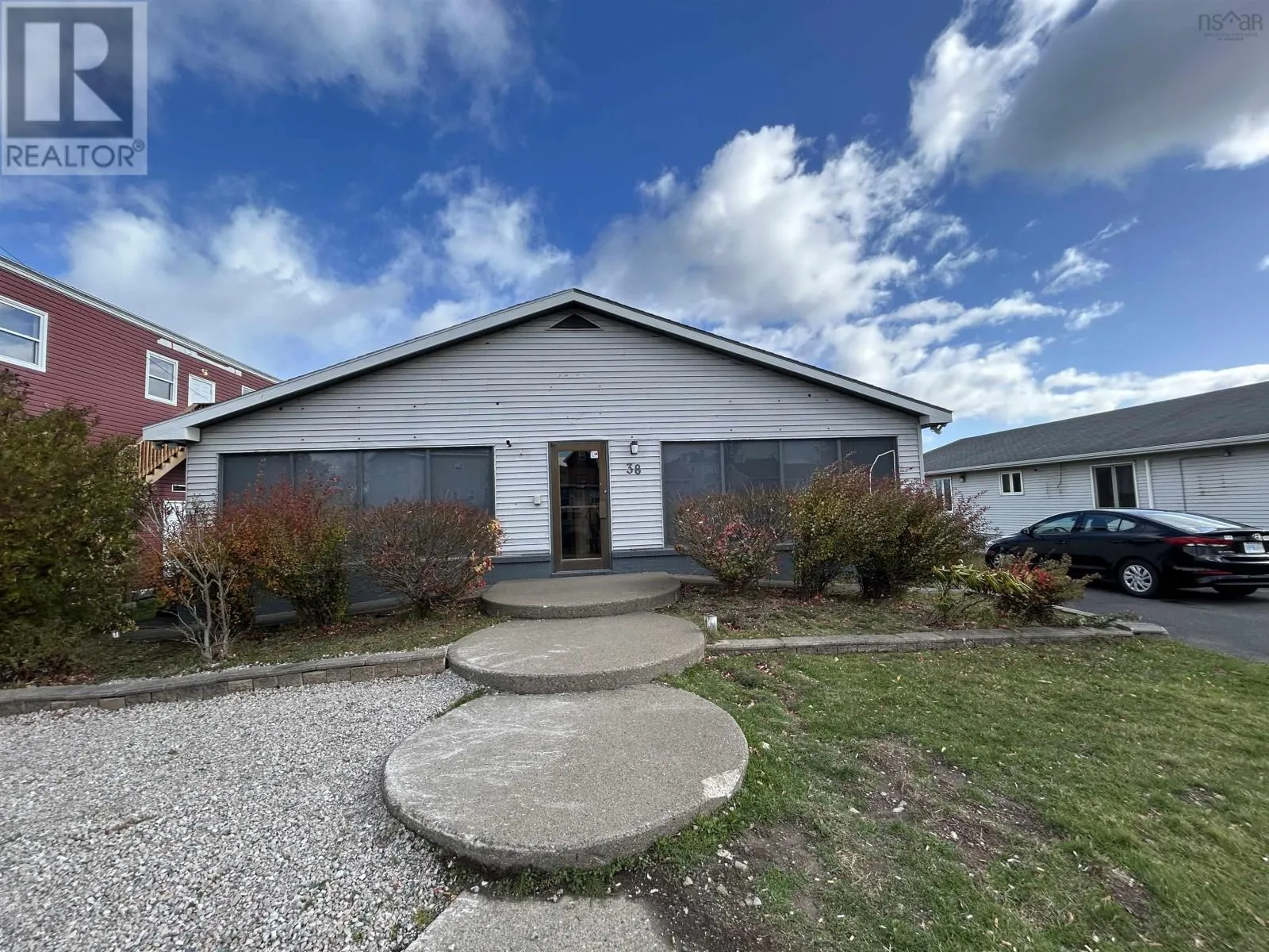 38 Mckeen Street, Glace Bay, Nova Scotia B1A 5B9