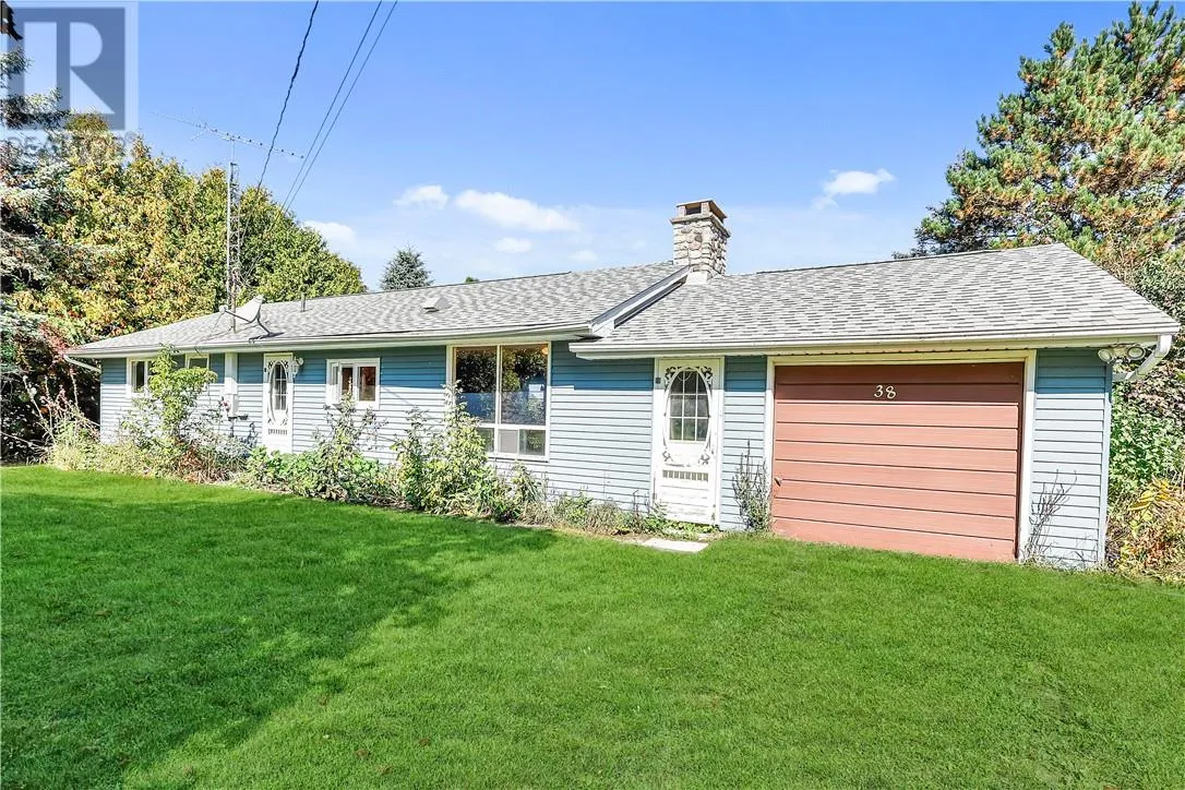 House for rent: 38 Rainbow Trail, Mindemoya, Ontario P0P 1S0