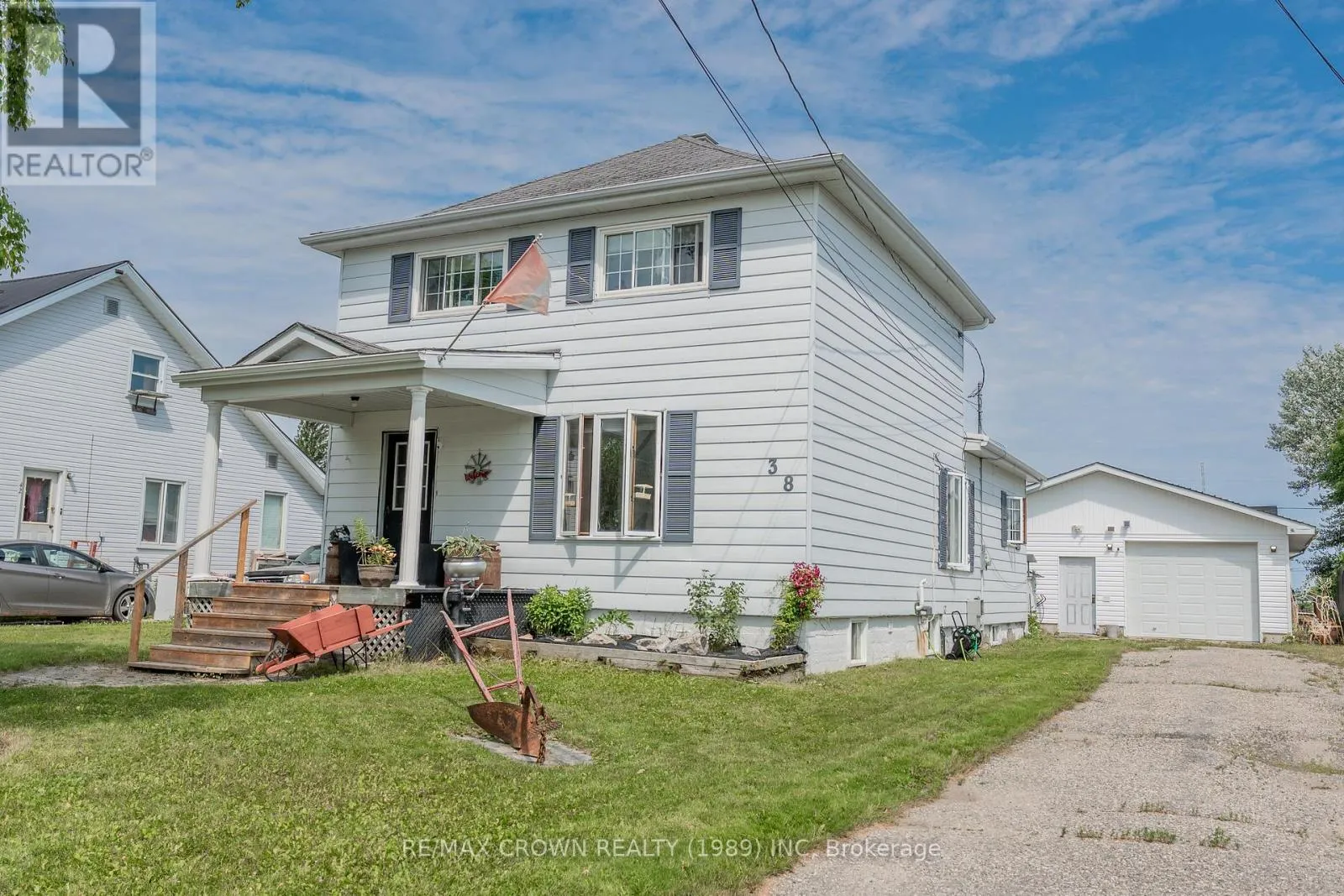 House for rent: 38 Third Avenue, Smooth Rock Falls, Ontario P0L 2B0