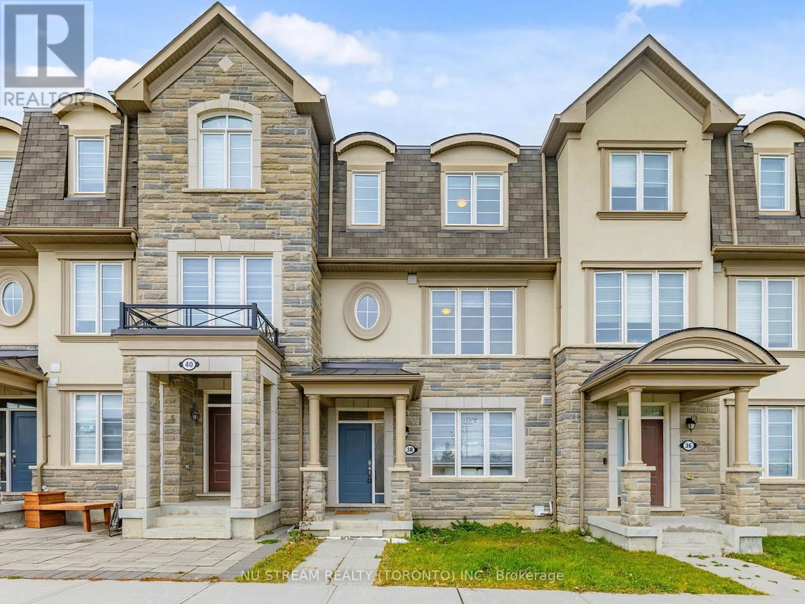 Row / Townhouse for rent: 38 William F.bell Parkway, Richmond Hill, Ontario L4S 0K1