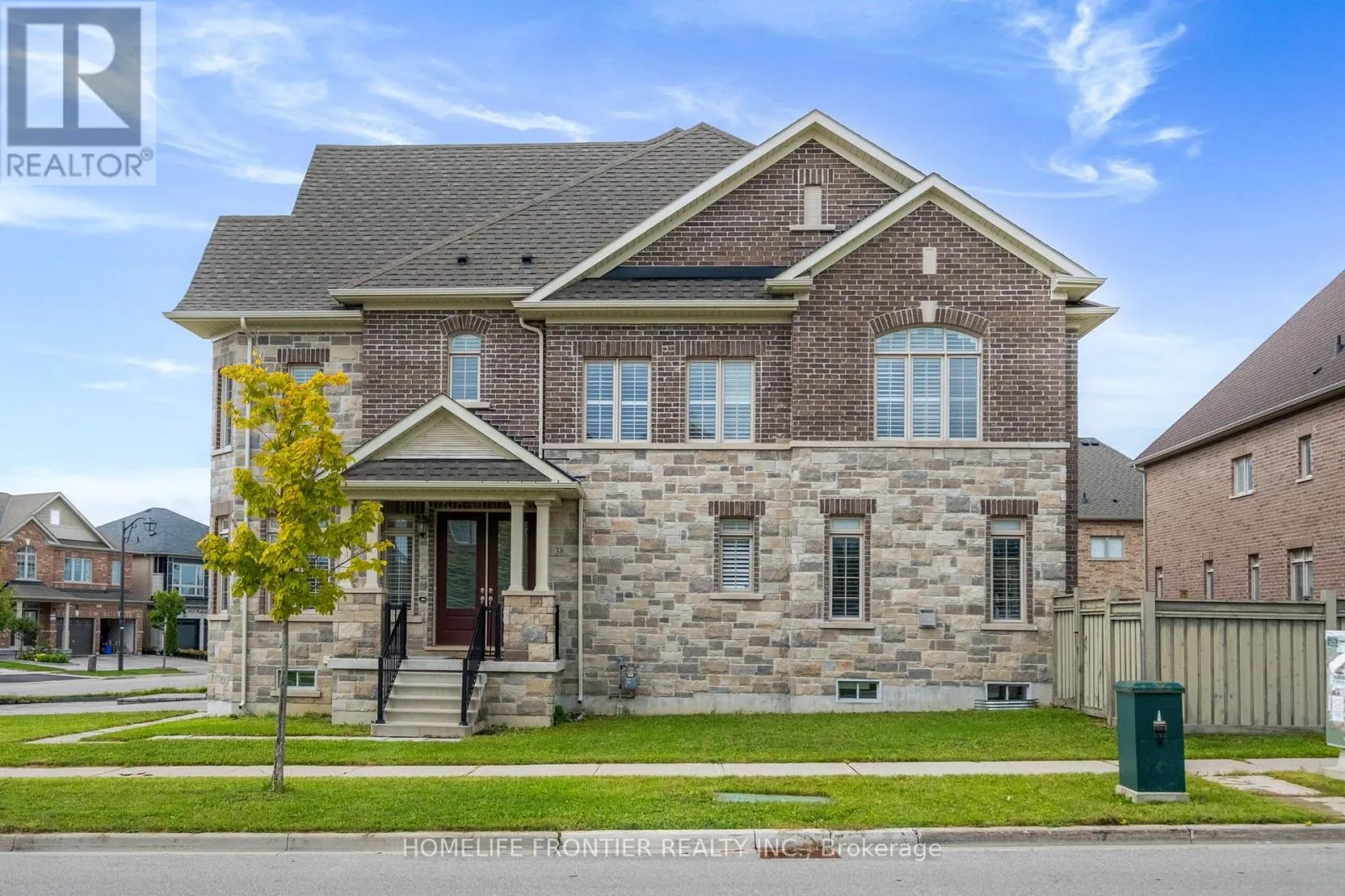 Row / Townhouse for rent: 38 William Graham Drive, Aurora, Ontario L4G 0V7