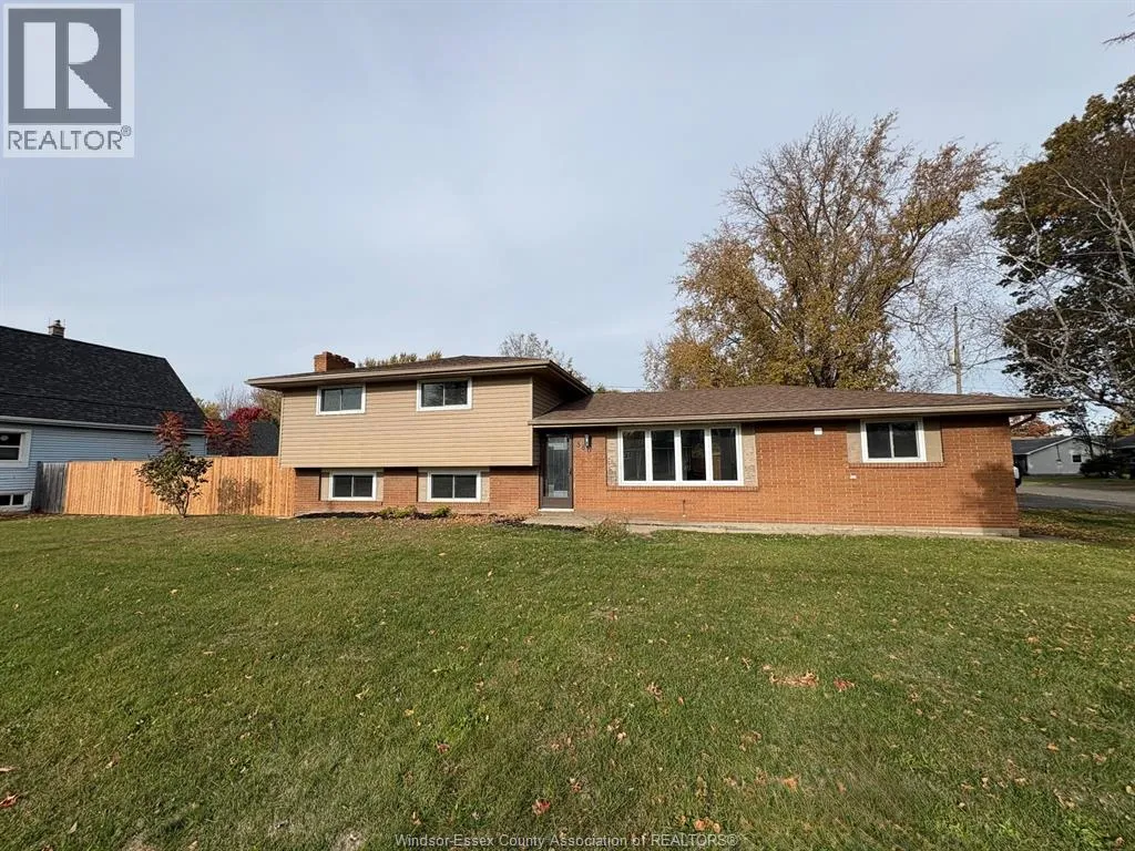 House for rent: 380 Highway 18, LaSalle, Ontario N9J 1Z7
