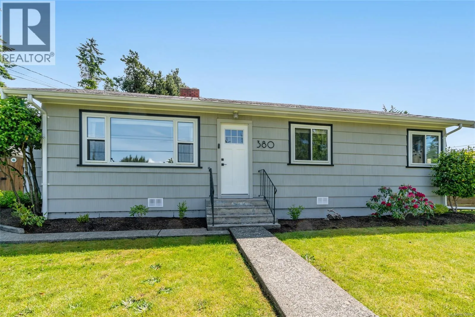 House for rent: 380 Hirst Ave W, Parksville, British Columbia V9P 1K4