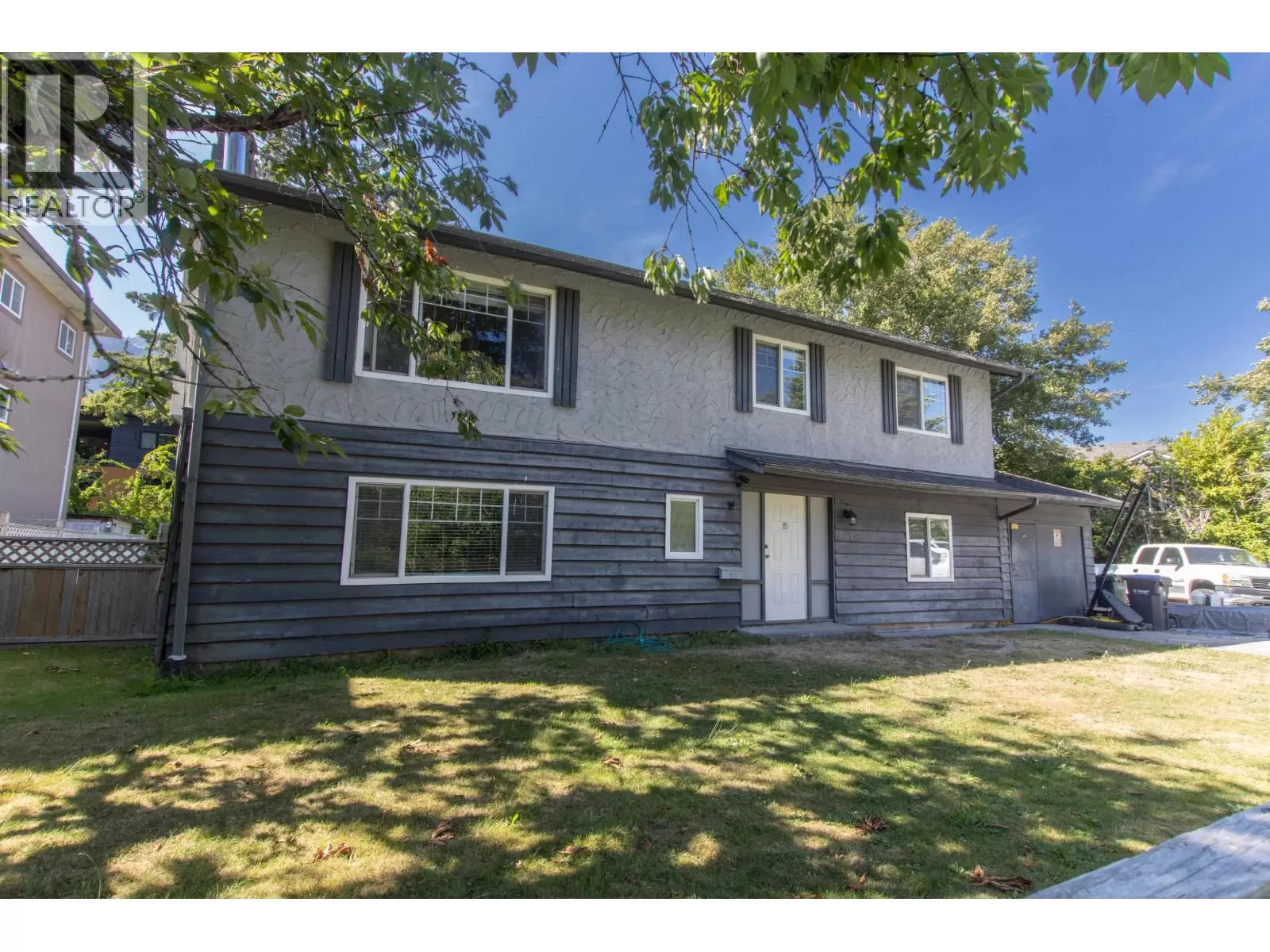 House for rent: 38069 Fifth Avenue, Squamish, British Columbia V0N 1T0