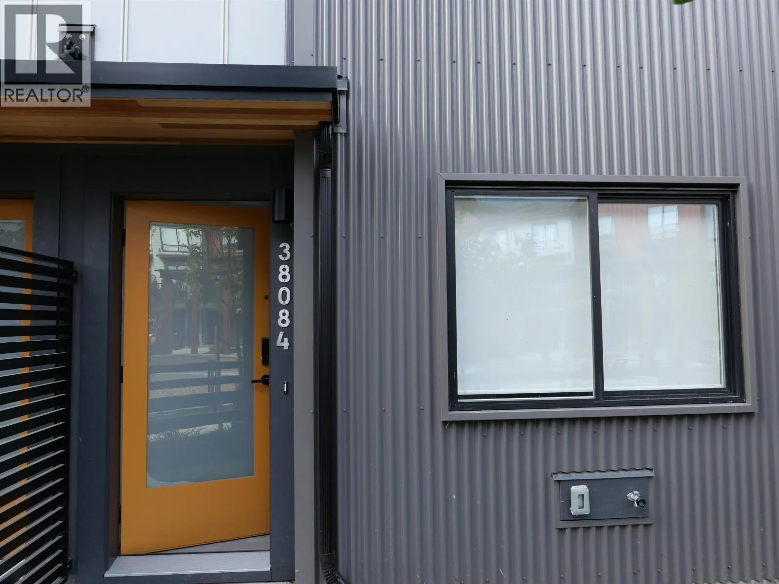 Row / Townhouse for rent: 38084 Helm Way, Squamish, British Columbia V8B 1E6