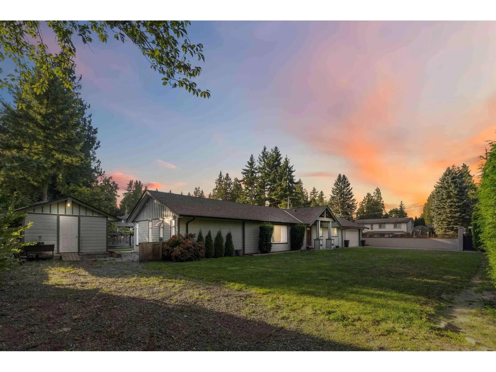 House for rent: 3809 207 Street, Langley, British Columbia V3A 4X5