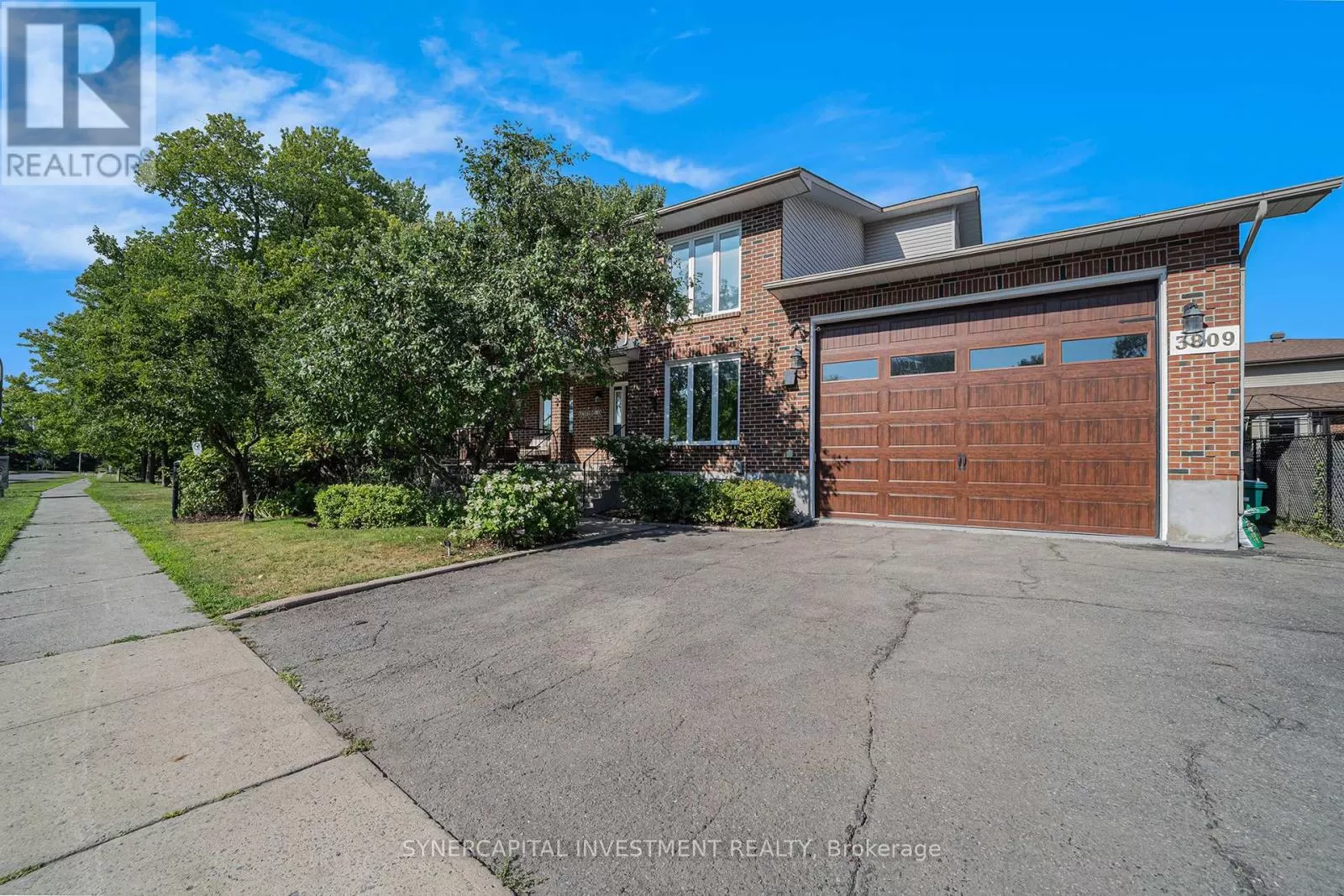 House for rent: 3809 Alderwood Street, Ottawa, Ontario K1T 3R3