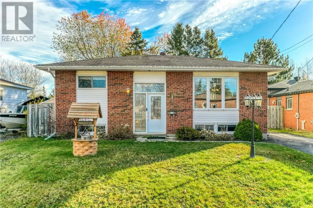 House for rent: 3810 Macmillan Drive, Val Caron, Ontario P3N 1N2