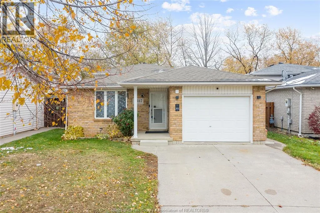 3812 Devonwood Avenue, Windsor, Ontario N8W 5R6
