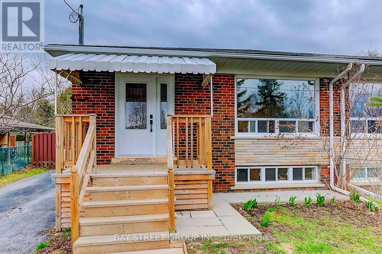 House for rent: 382 Blue Grass Boulevard, Richmond Hill, Ontario L4C 3H4