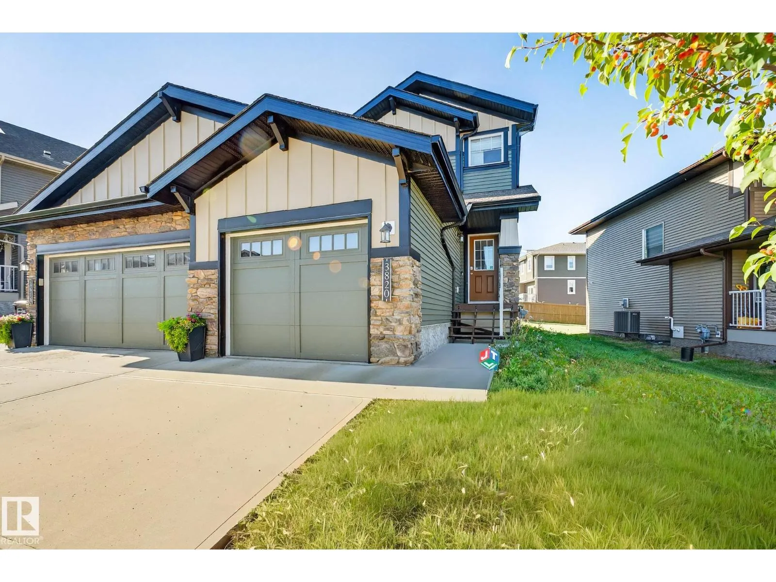 Duplex for rent: 3820 Weidle Cr Sw, Edmonton, Alberta T6X 2E4