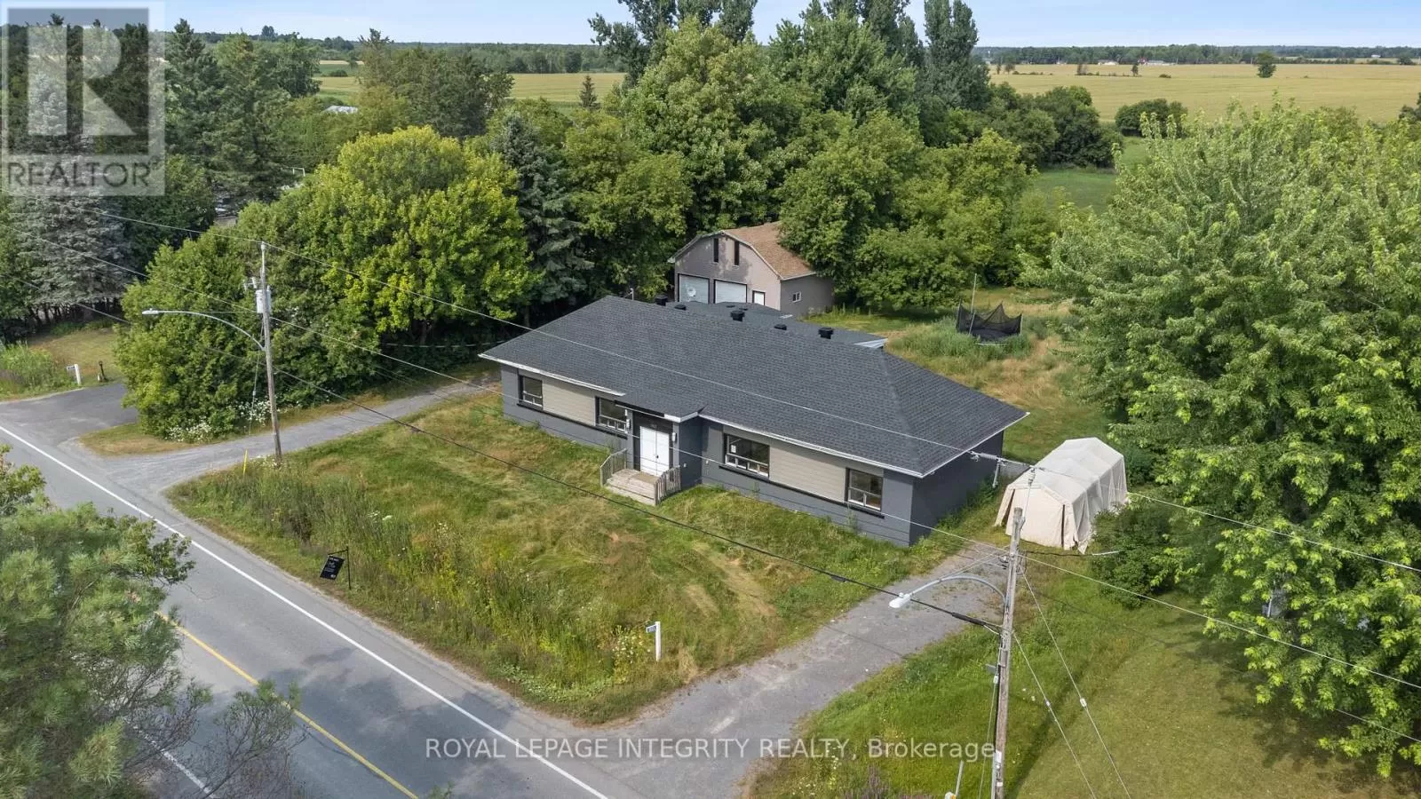 Duplex for rent: 3823 Drouin Road, Clarence-Rockland, Ontario K0A 2A0