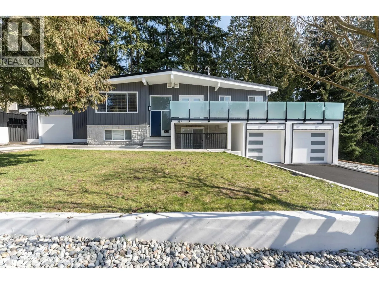 House for rent: 383 Laurentian Crescent, Coquitlam, British Columbia V3K 1Y6