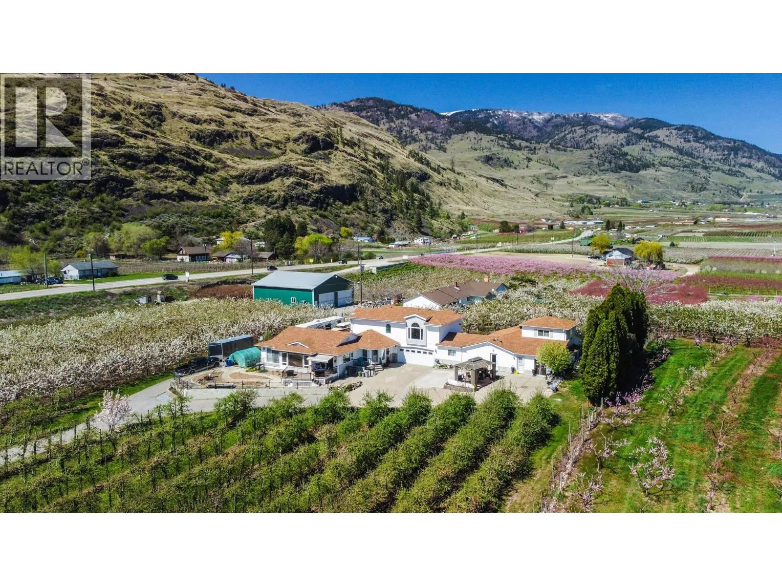 House for rent: 384 19 Road, Oliver, British Columbia V0H 1T1