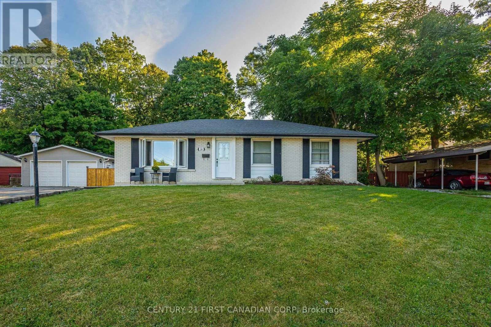 House for rent: 384 Briarhill Avenue, London East, Ontario N5Y 1N9