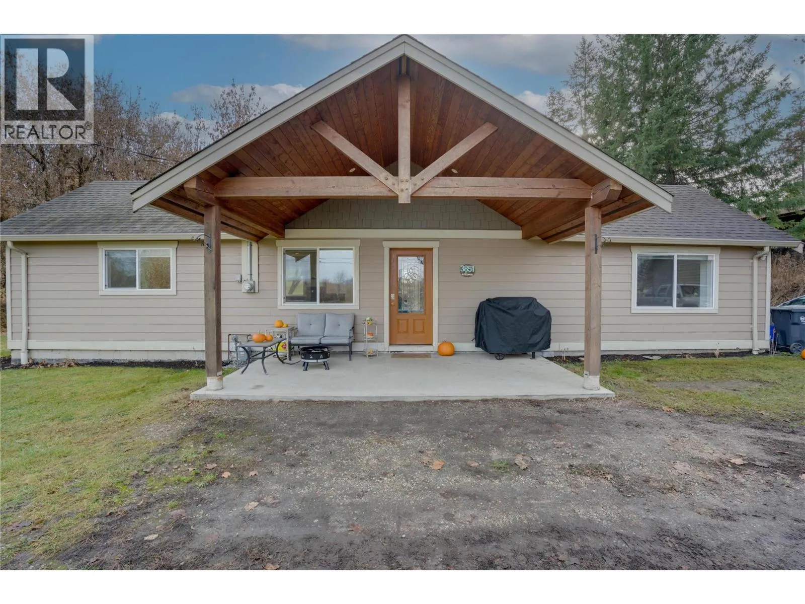 House for rent: 3851 97a Highway, Spallumcheen, British Columbia V4Y 0V8