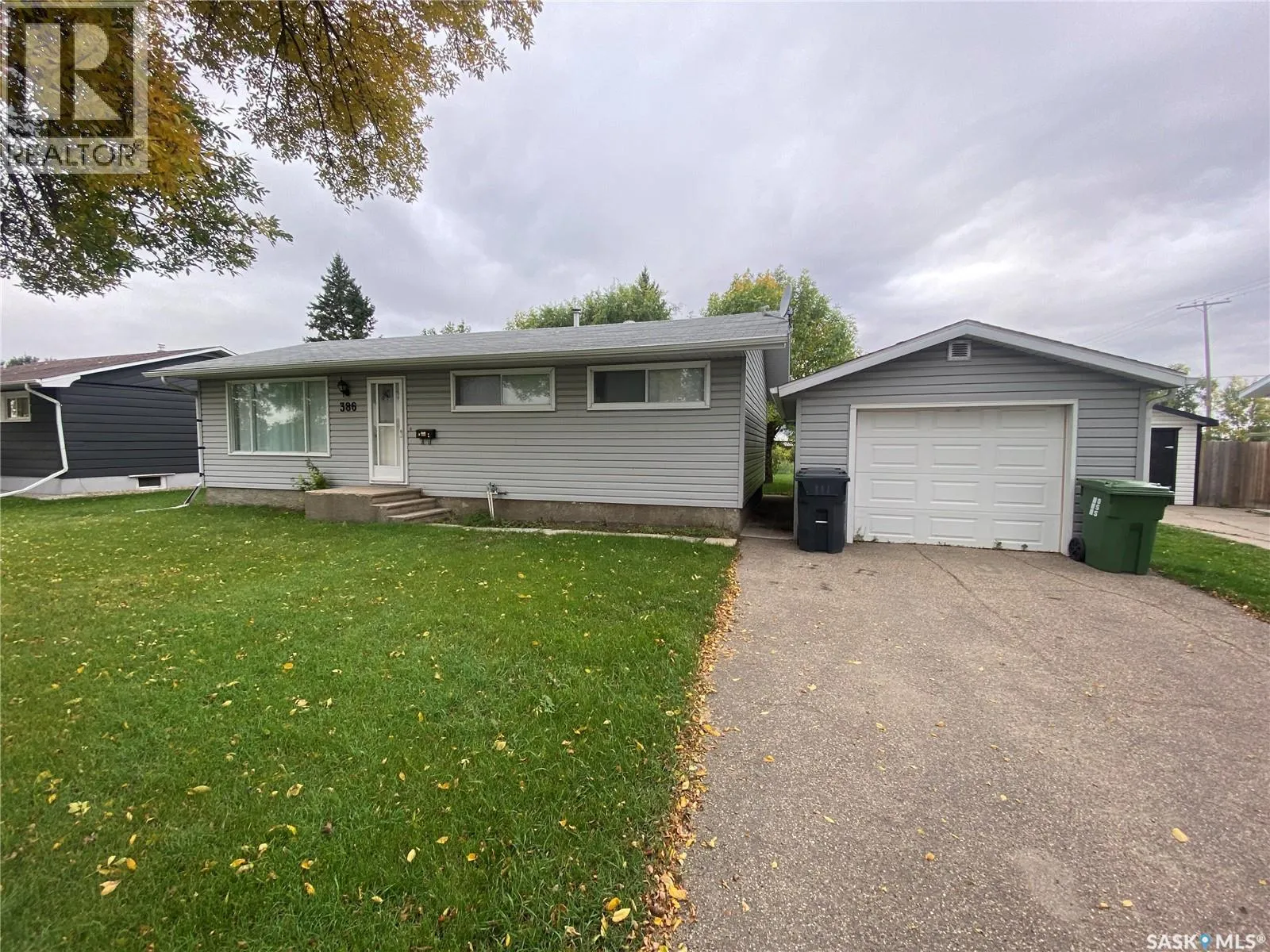 House for rent: 386 Victoria Avenue, Yorkton, Saskatchewan S3N 1T6