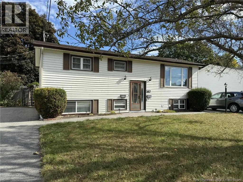 House for rent: 387 Highplain Crescent, Miramichi, New Brunswick E1V 1B3