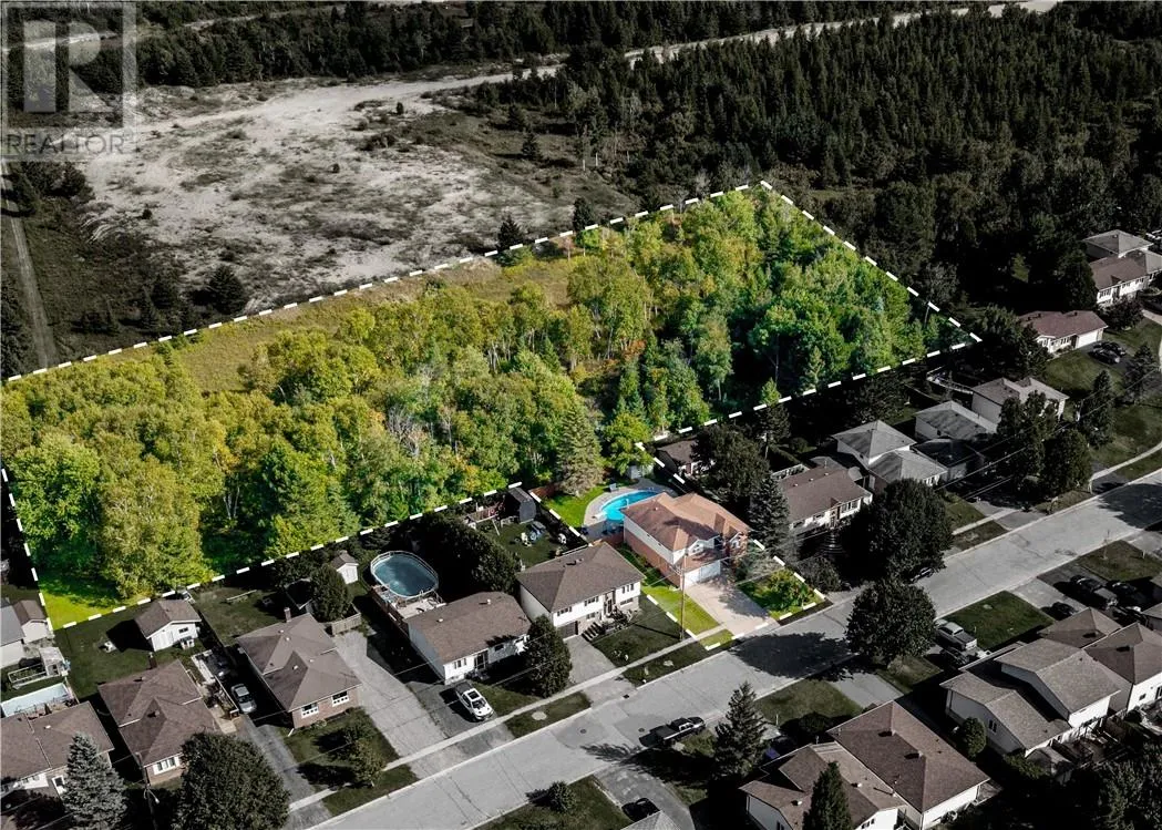 House for rent: 3870 Macmillan Drive, Val Caron, Ontario P3N 1H9