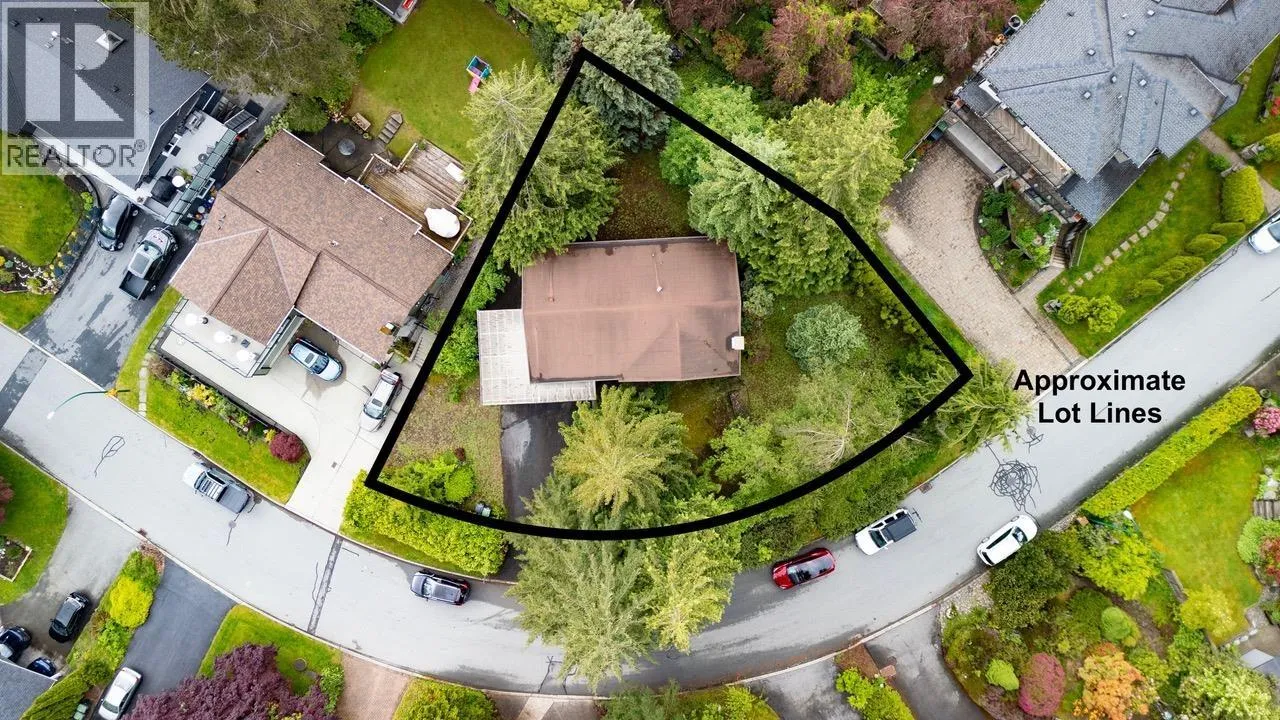 House for rent: 3875 Regent Avenue, North Vancouver, British Columbia V7N 2C3