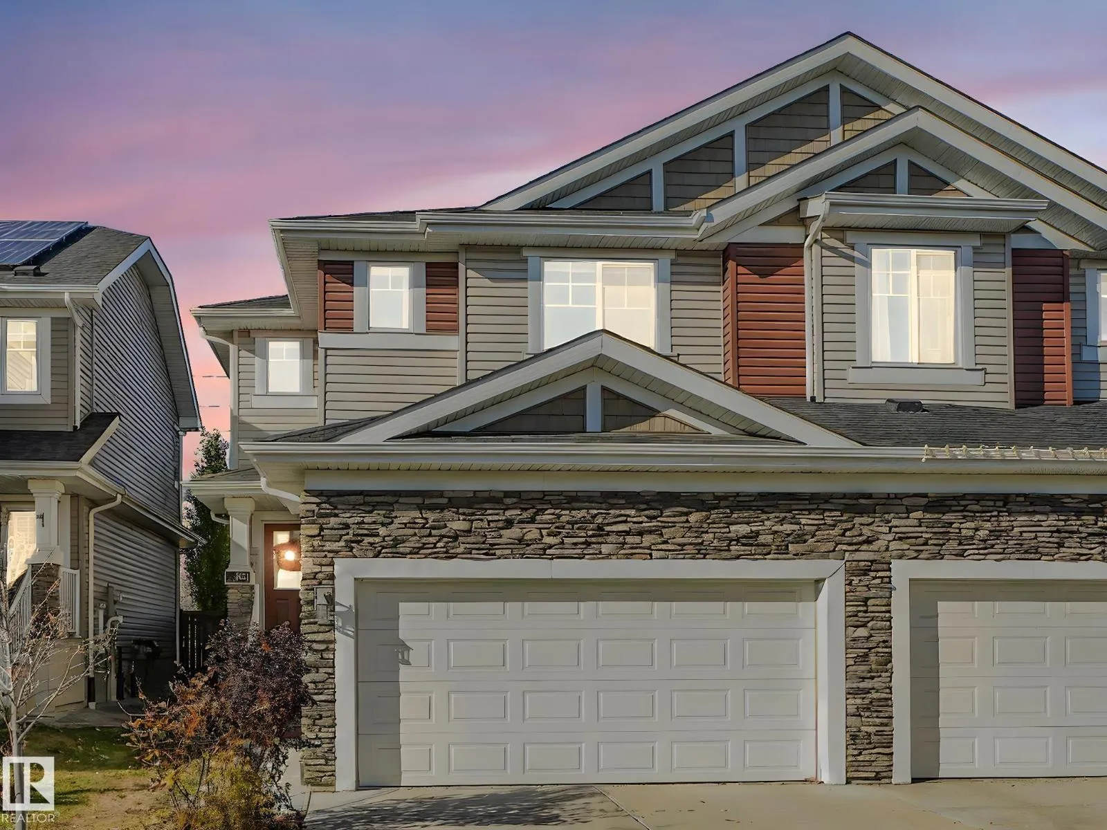 Duplex for rent: 3881 Robins Cr Nw, Edmonton, Alberta T5S 0M8