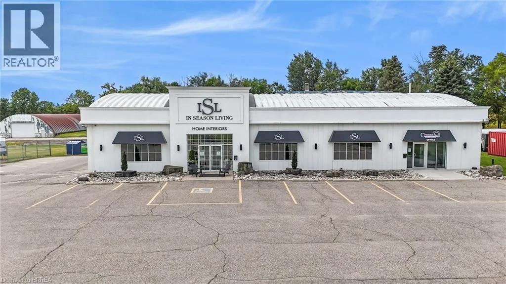 389 Paris Road Unit# B, Brantford, Ontario N3T 5L8