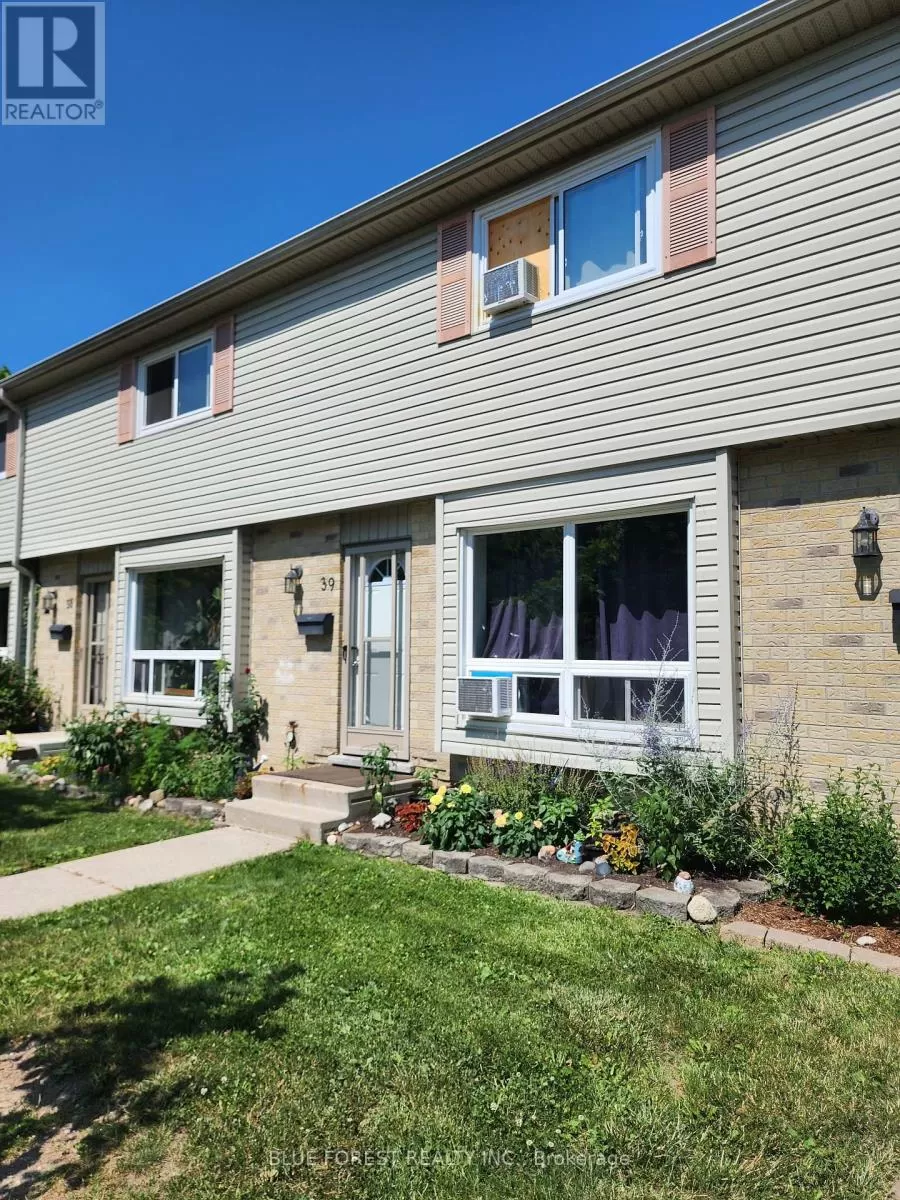 Row / Townhouse for rent: 39 - 475 Sandringham Crescent, London South, Ontario N6C 5B9