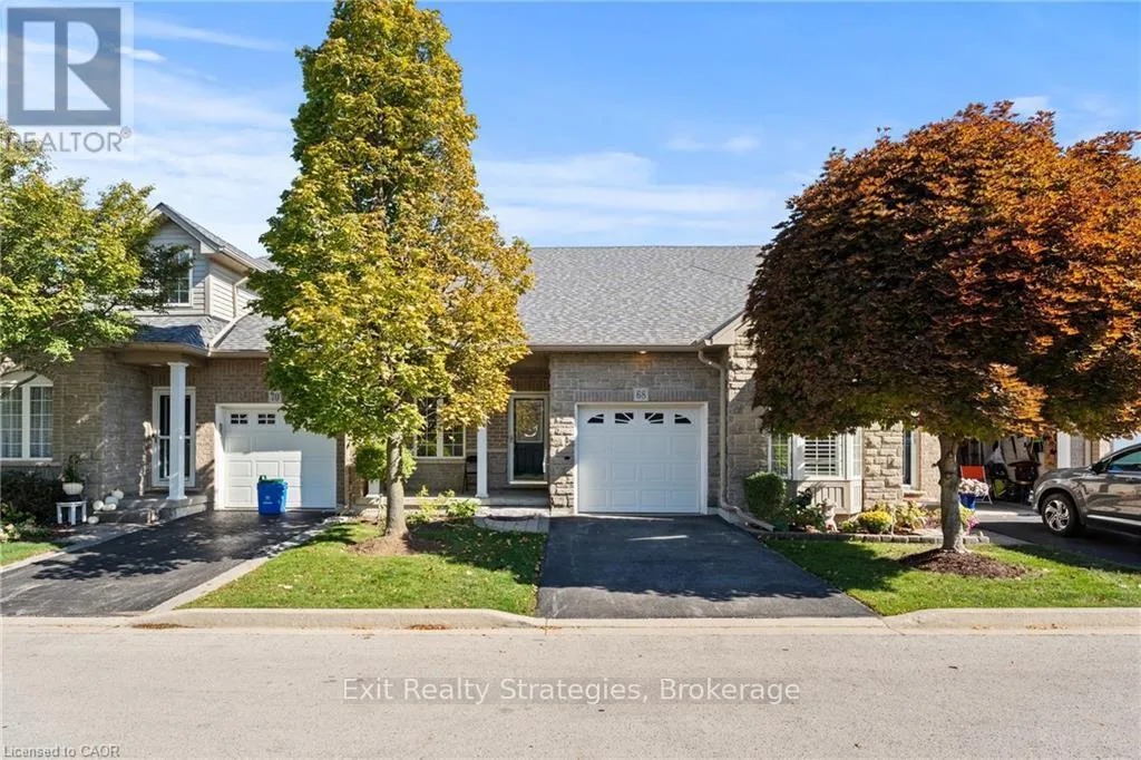 Row / Townhouse for rent: 39 - 68 Hallmark Trail E, Hamilton, Ontario L9B 0A4