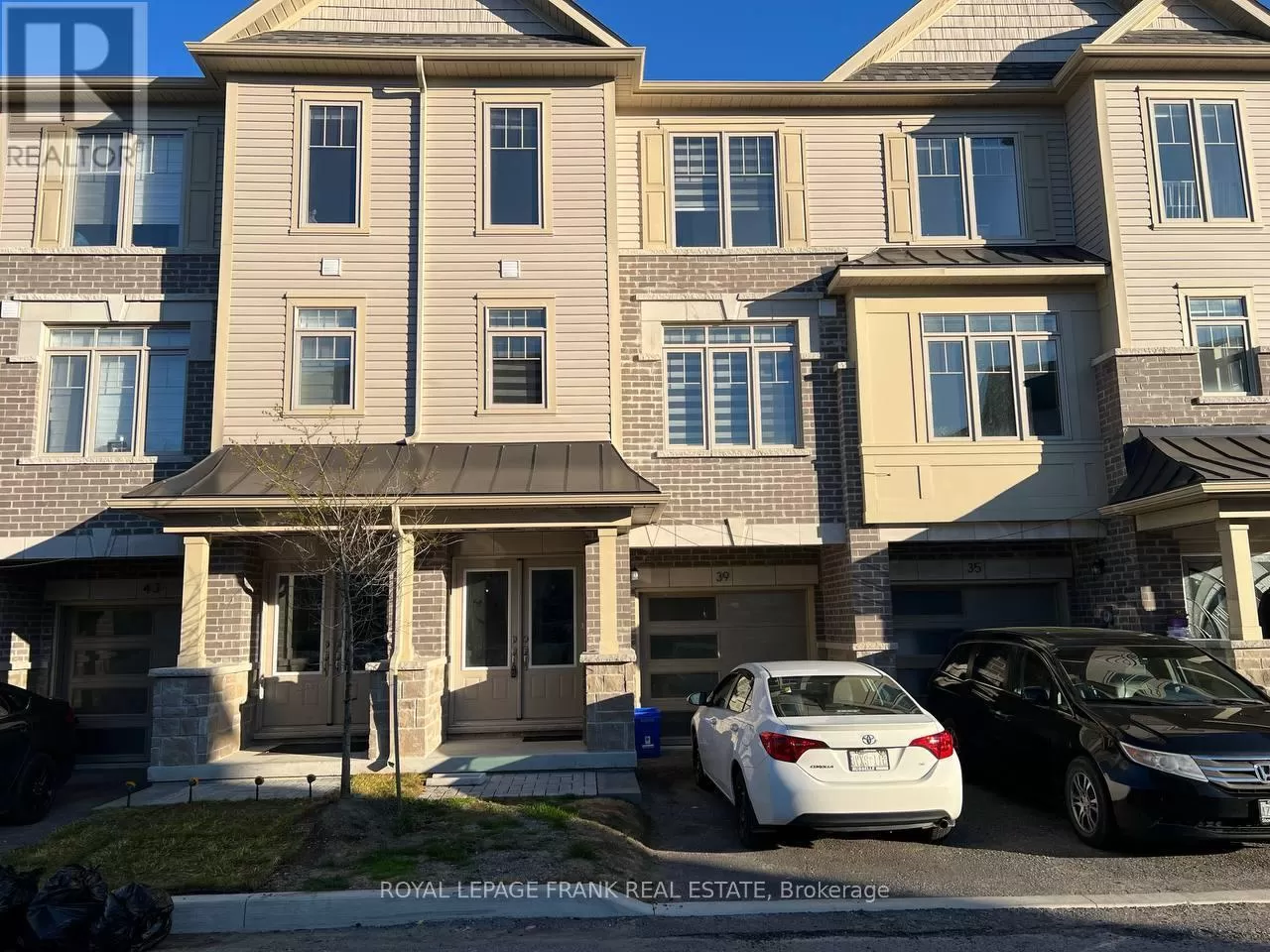 Row / Townhouse for rent: 39 Bavin Street, Clarington, Ontario L1C 7H5