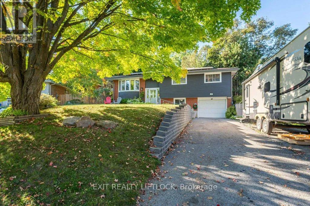 House for rent: 39 Beechwood Drive, Peterborough, Ontario K9J 1M2