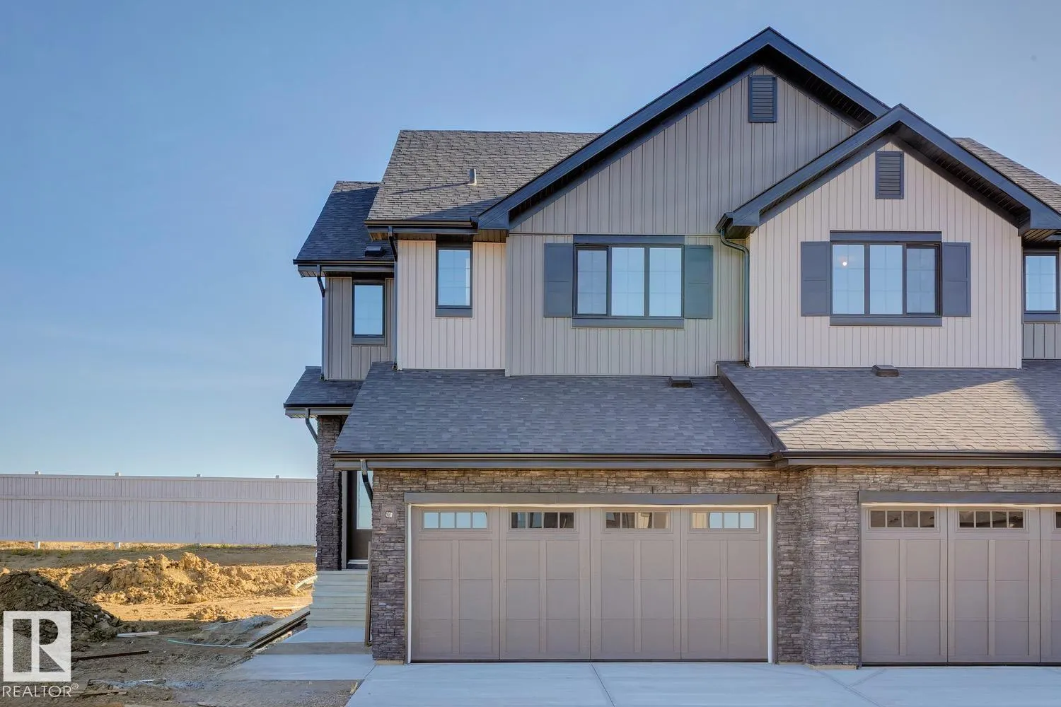 Duplex for rent: 39 Chartres Cl, St. Albert, Alberta T8T 2C9