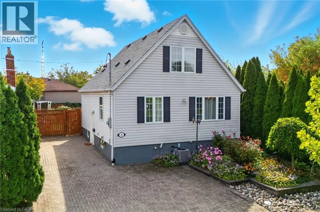 House for rent: 39 Clayburn Avenue, St. Catharines, Ontario L2P 2T8