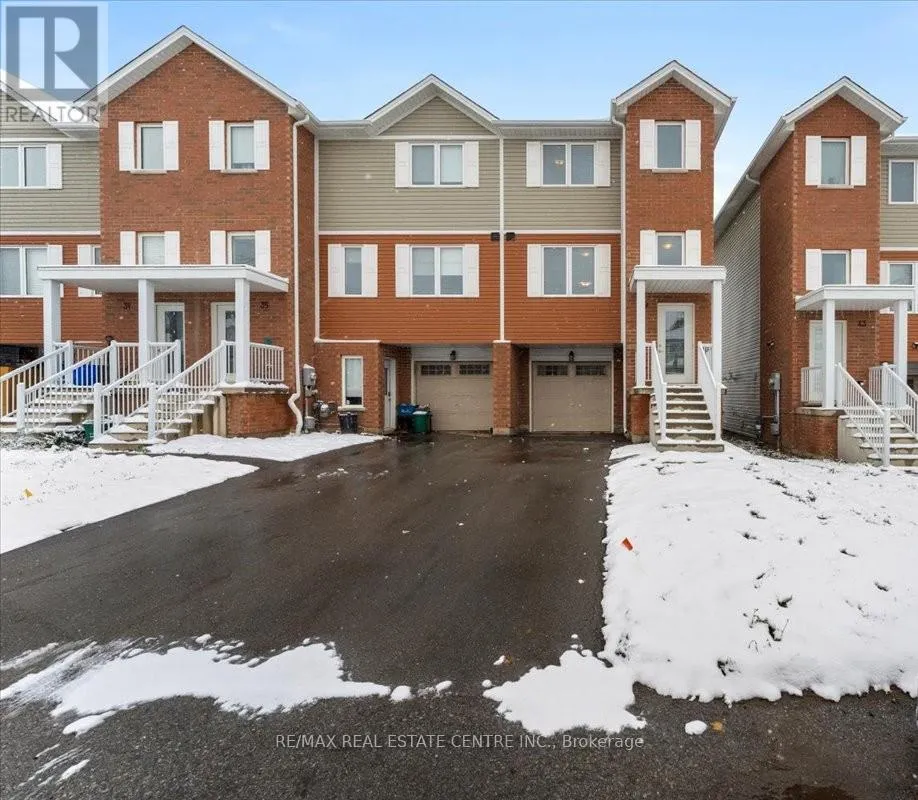 Row / Townhouse for rent: 39 Denistoun Street, Welland, Ontario L3C 0H6