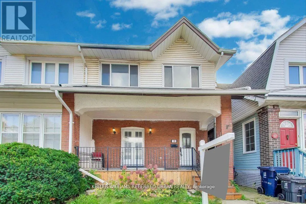 House for rent: 39 Eastwood Road, Toronto, Ontario M4L 2C6