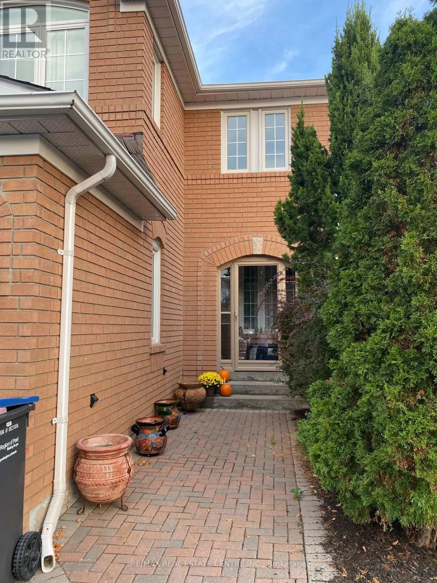 House for rent: 39 Fiddleneck Crescent, Brampton, Ontario L6R 1R3