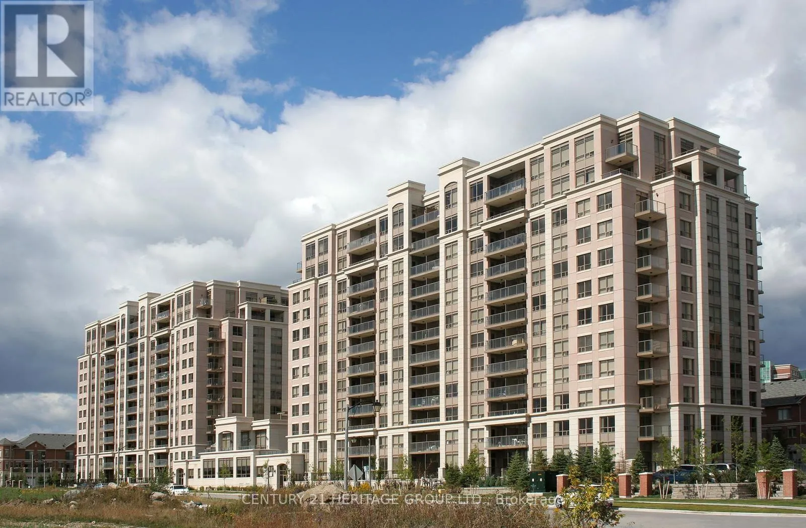 Parking for rent: 39 Galleria Parkway, Markham, Ontario L3T 0A6