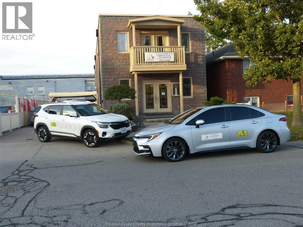 39 Mill Street East, Leamington, Ontario N8H 1R8