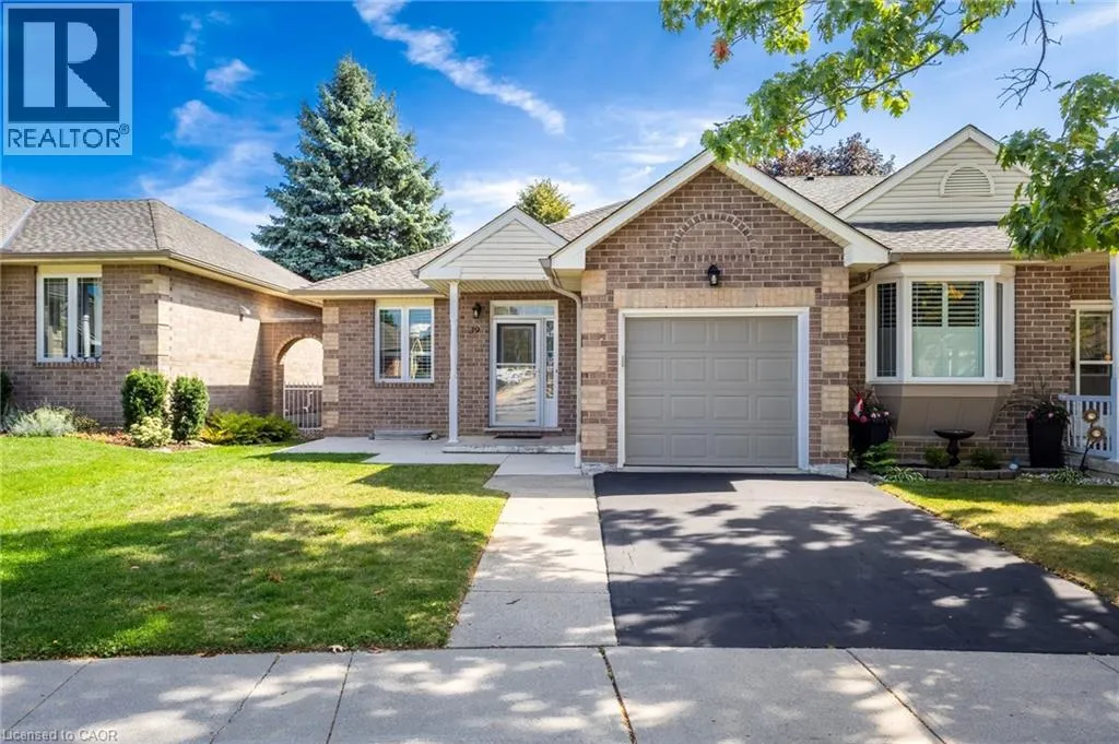 Row / Townhouse for rent: 39 Twentyplace Boulevard, Hamilton, Ontario L0R 1W0