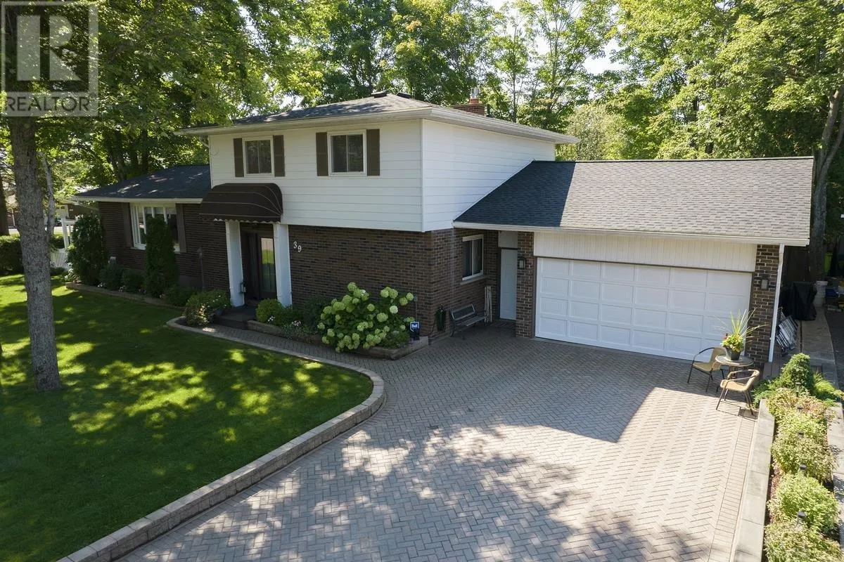 39 Val St, Sault Ste. Marie, Ontario P6A 5B4