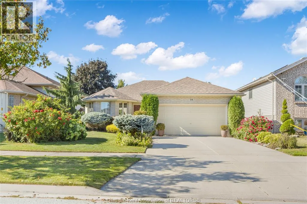 House for rent: 39 Windfield Crescent, Chatham, Ontario N7L 5L3