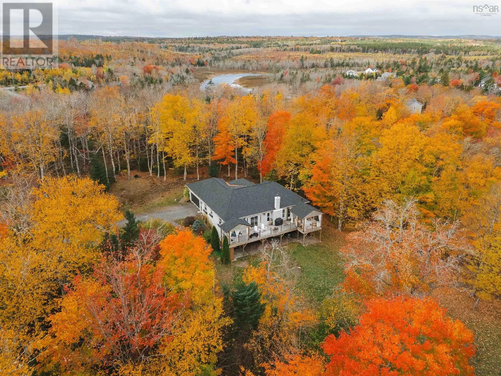 House for rent: 390 Gleneagles Drive, Hammonds Plains, Nova Scotia B4B 1V8