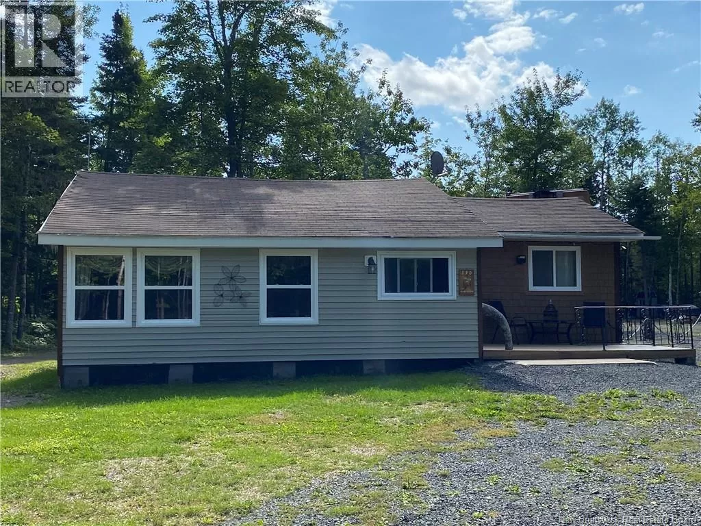 390 Theriault Road, Middle River, New Brunswick E2A 6Y8