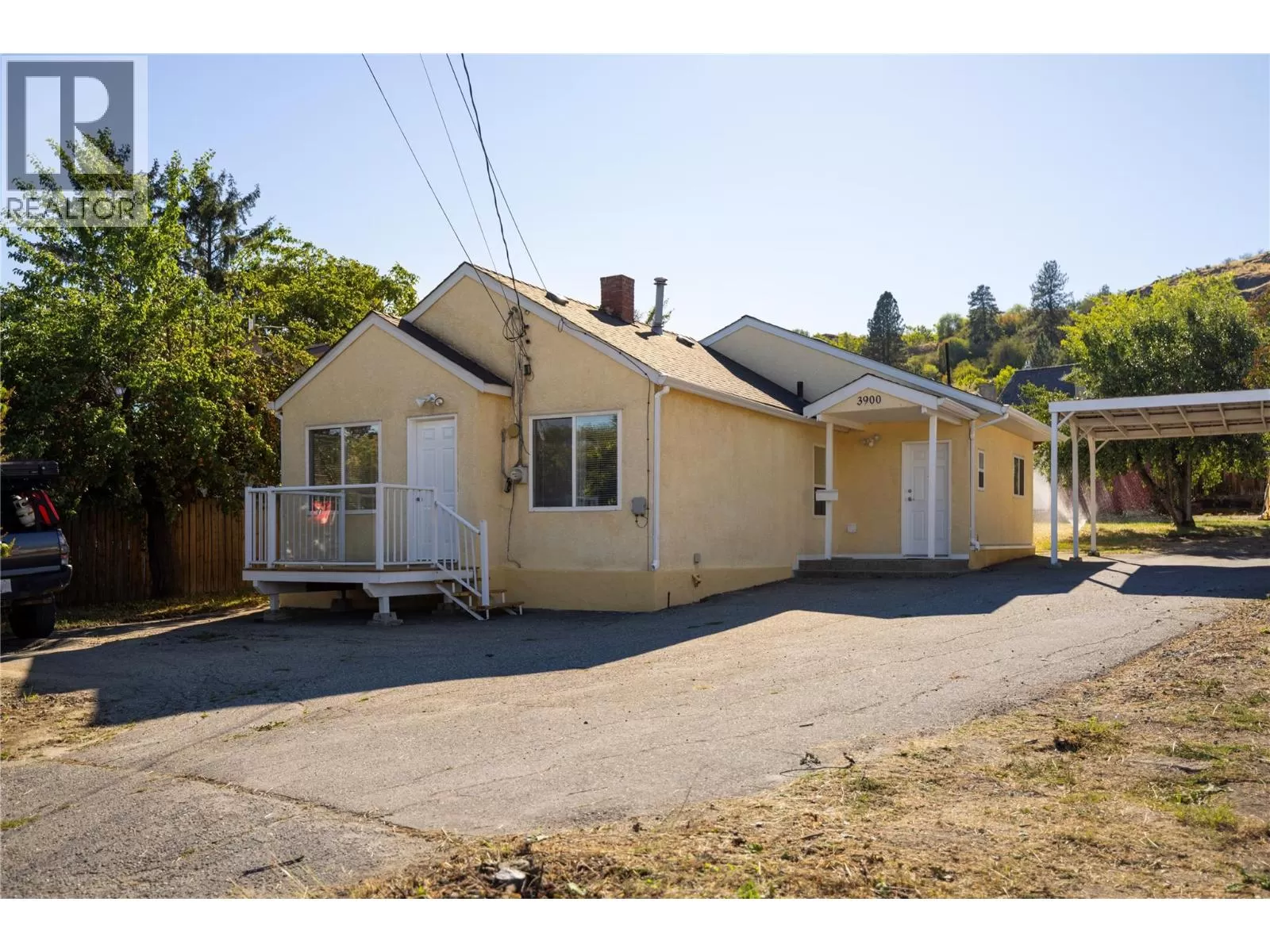 House for rent: 3900 Alexis Park Drive, Vernon, British Columbia V1T 6G9