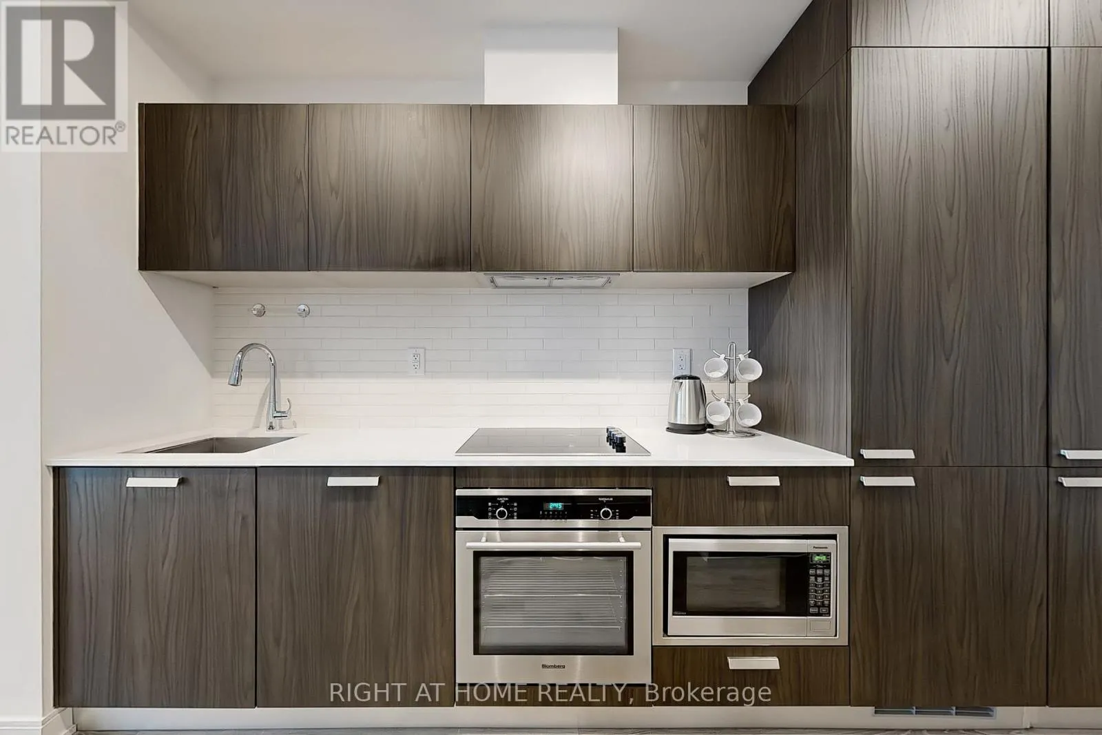 Apartment for rent: 3906 - 50 Charles Street E, Toronto, Ontario M4Y 0C3