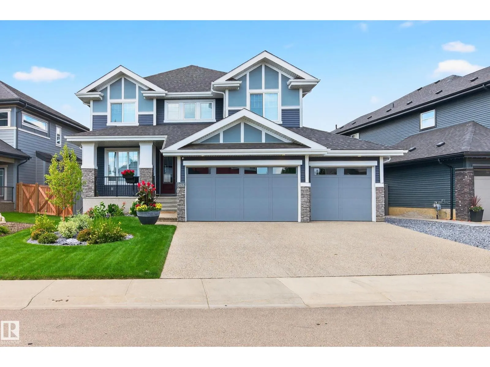 House for rent: 3912 Ginsburg Cr Nw, Edmonton, Alberta T5T 4V1