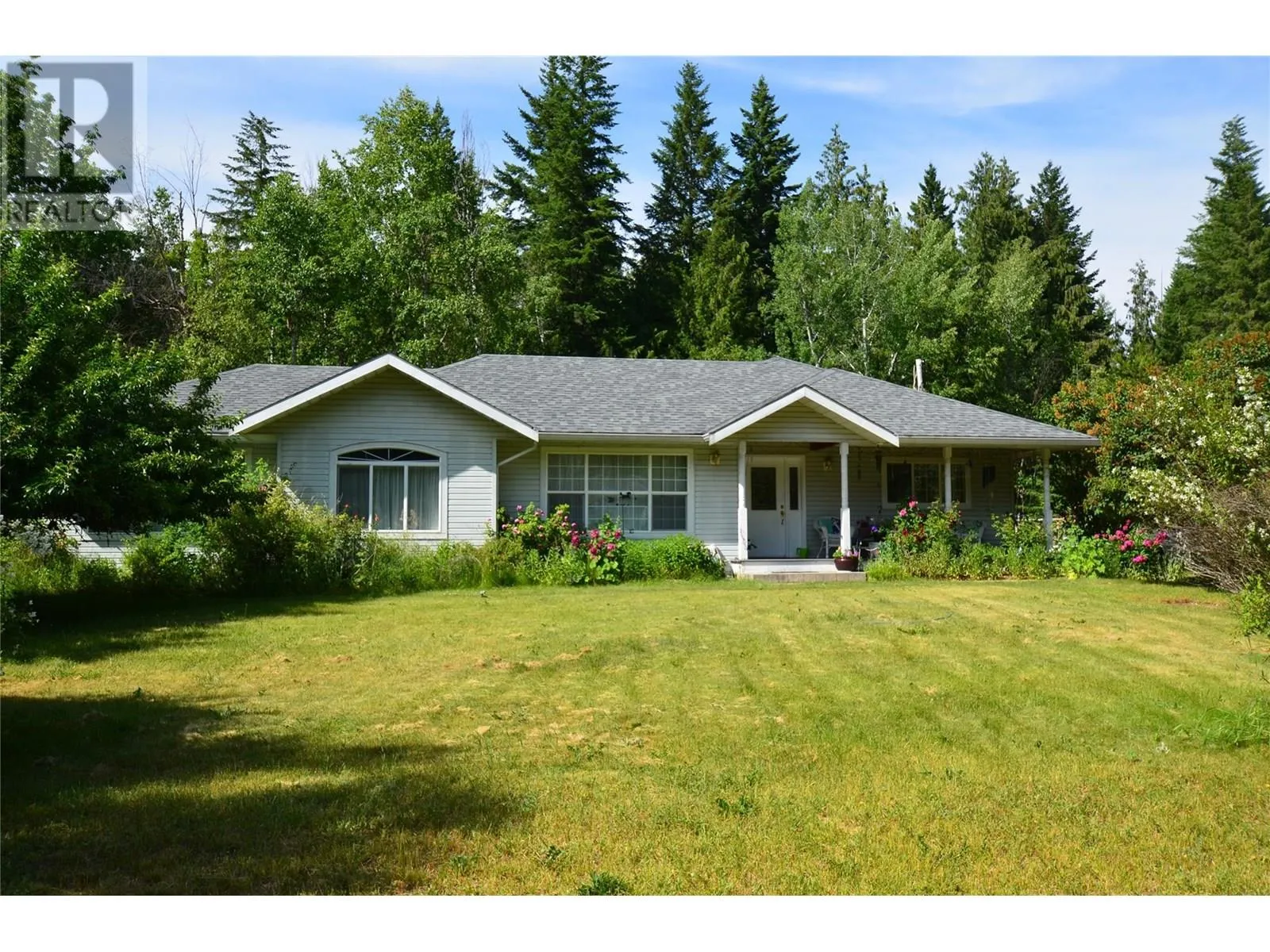 House for rent: 3915 Express Point Road, Scotch Creek, British Columbia V0E 1M5