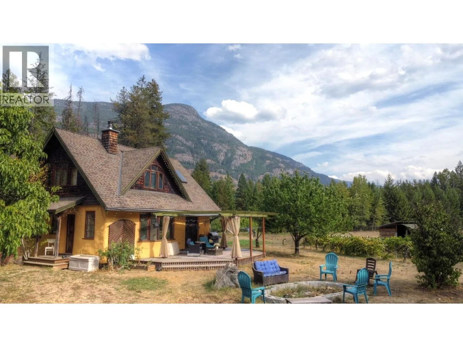 House for rent: 3918 Passmore Upper Road, Passmore, British Columbia V0G 2J0