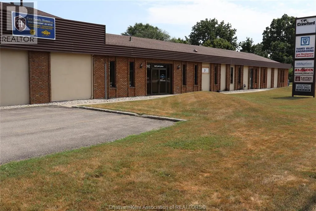 392 Park Avenue East, Chatham, Ontario N7M 3S6