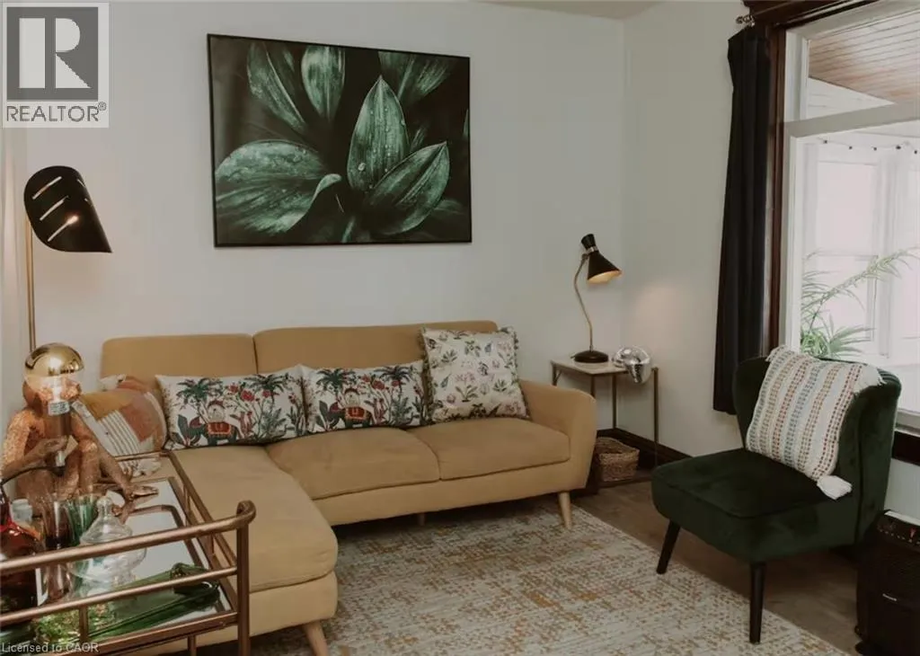 House for rent: 393 Ontario Street Unit# Upper, Stratford, Ontario N5A 3H7